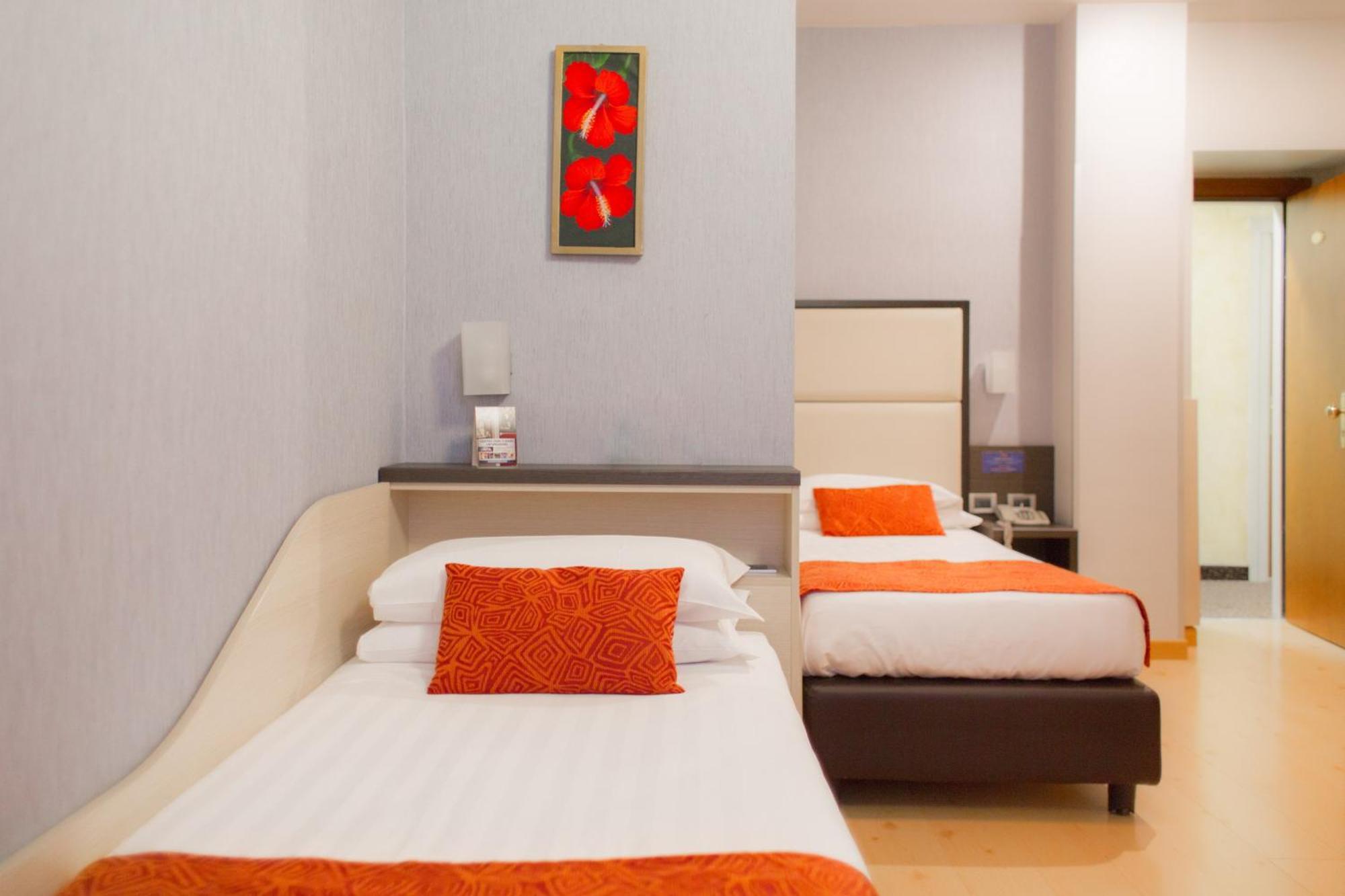 Hotel Piacenza Milaan Buitenkant foto