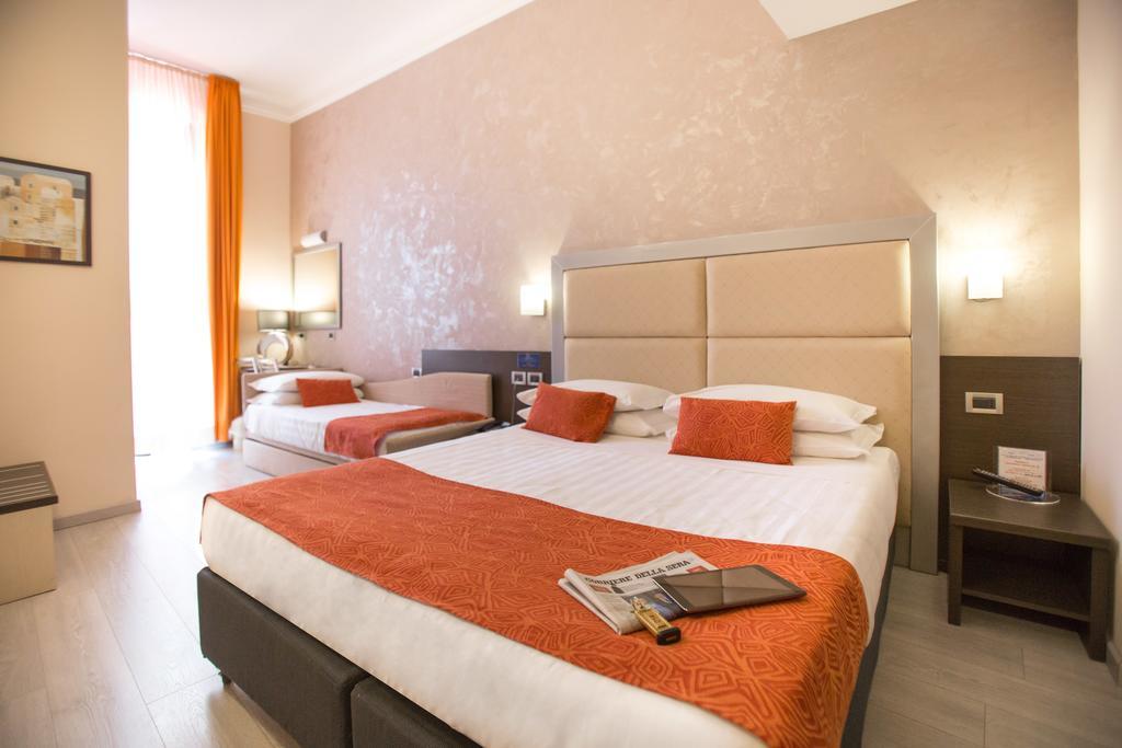 Hotel Piacenza Milaan Buitenkant foto