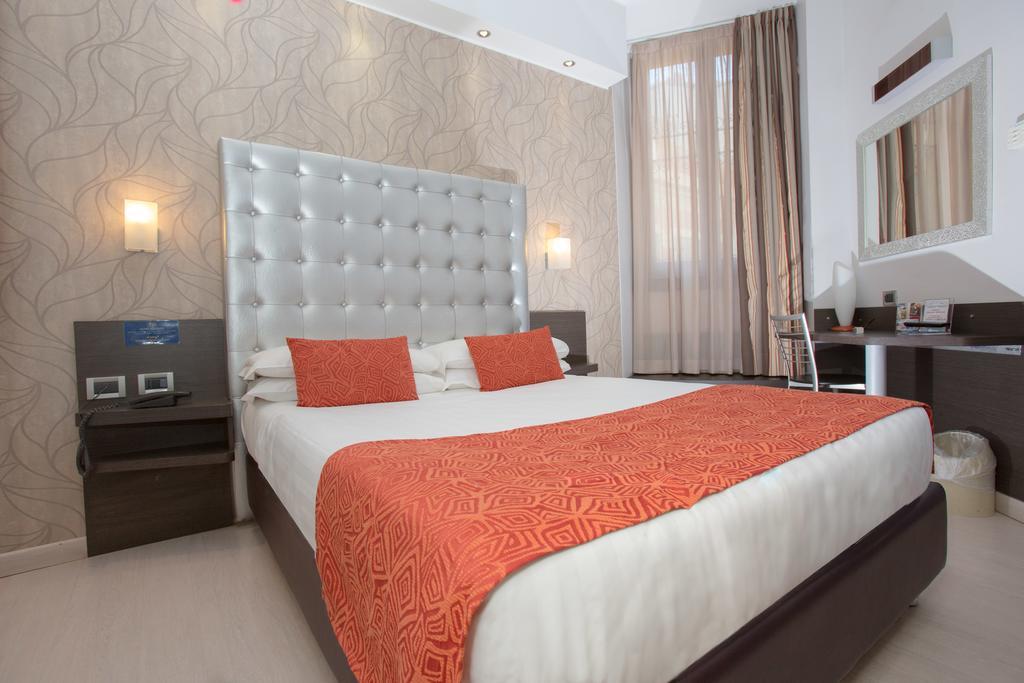 Hotel Piacenza Milaan Buitenkant foto