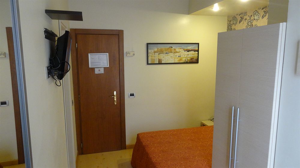 Hotel Piacenza Milaan Buitenkant foto