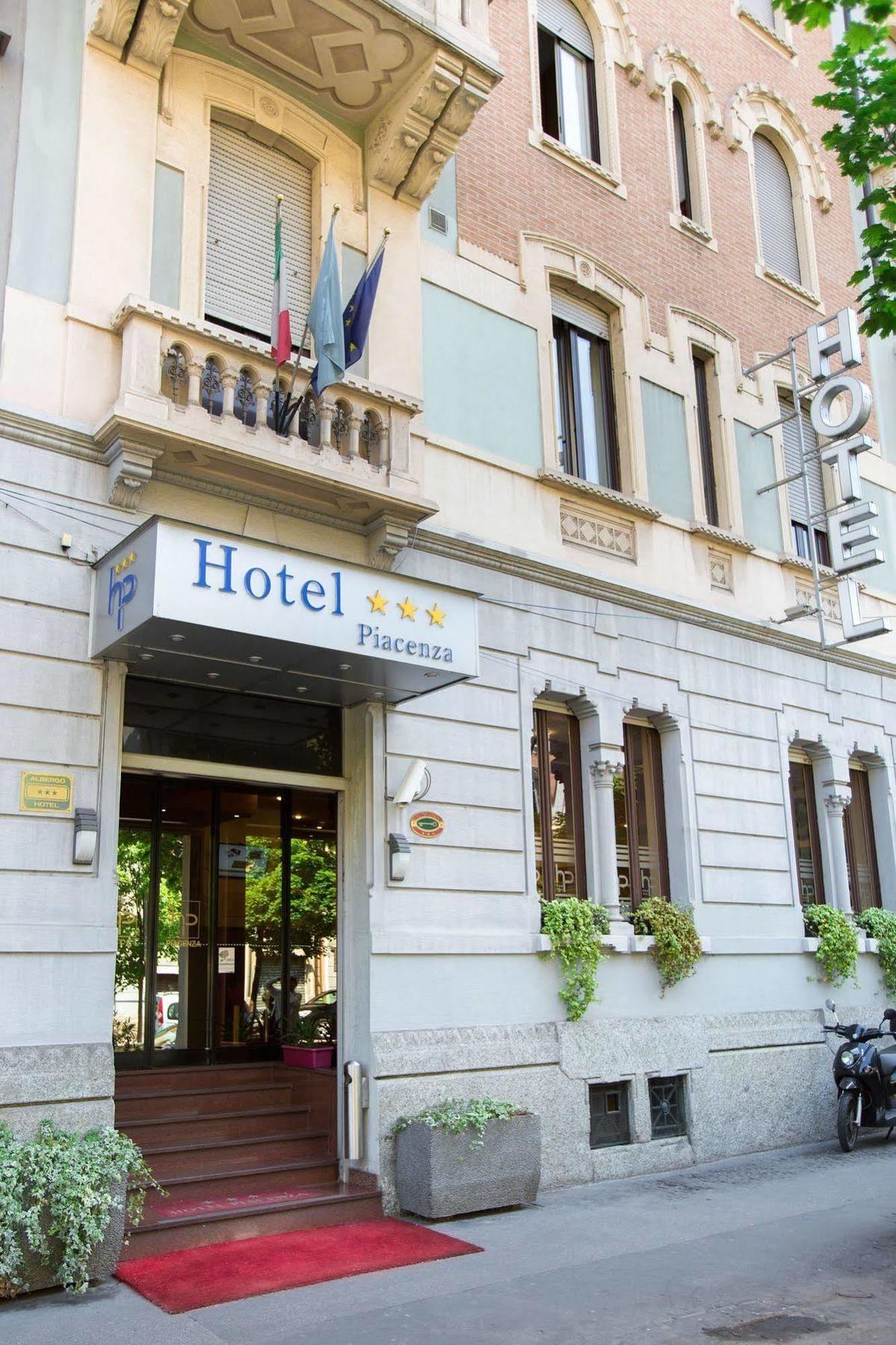 Hotel Piacenza Milaan Buitenkant foto