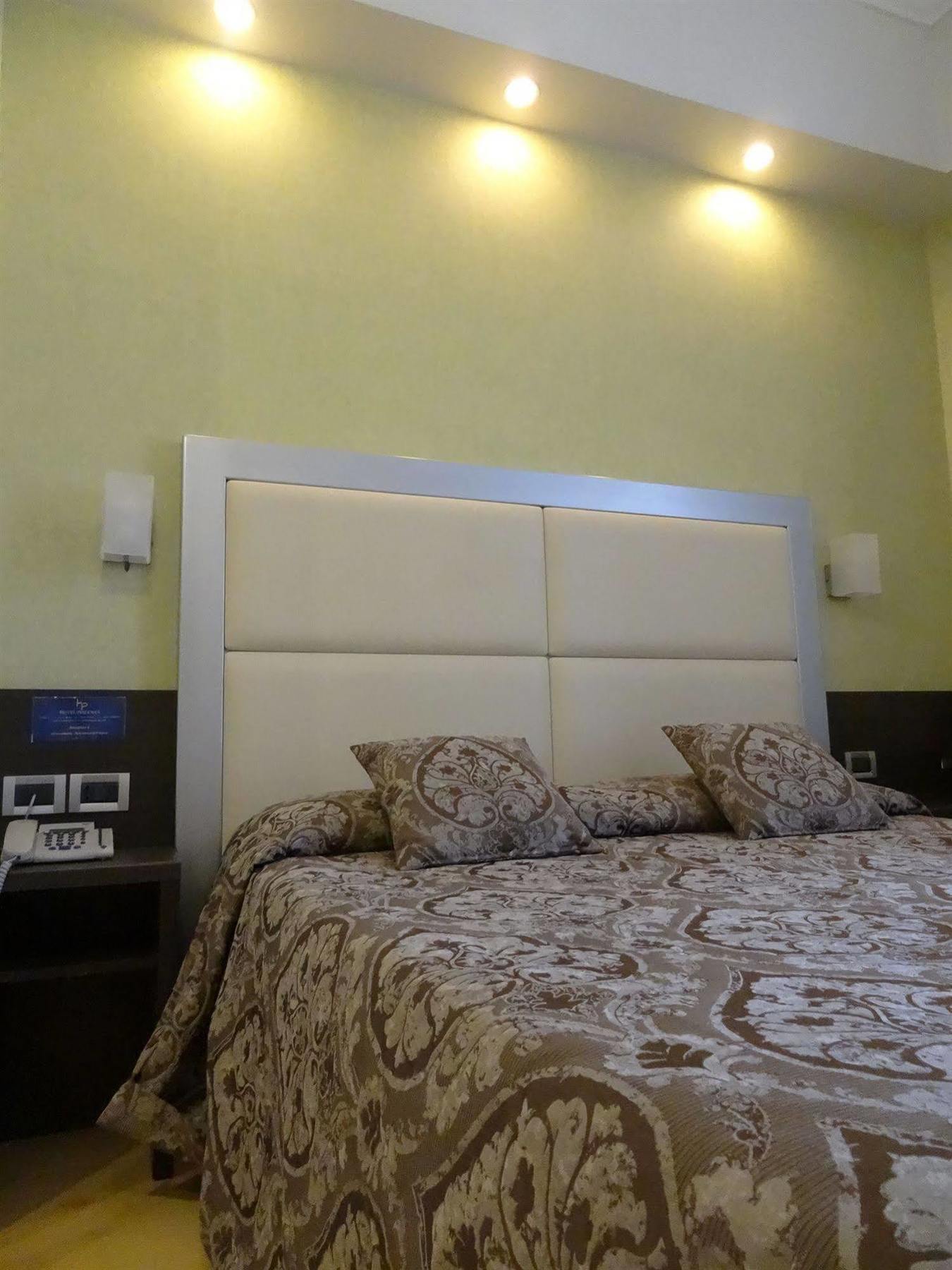 Hotel Piacenza Milaan Buitenkant foto