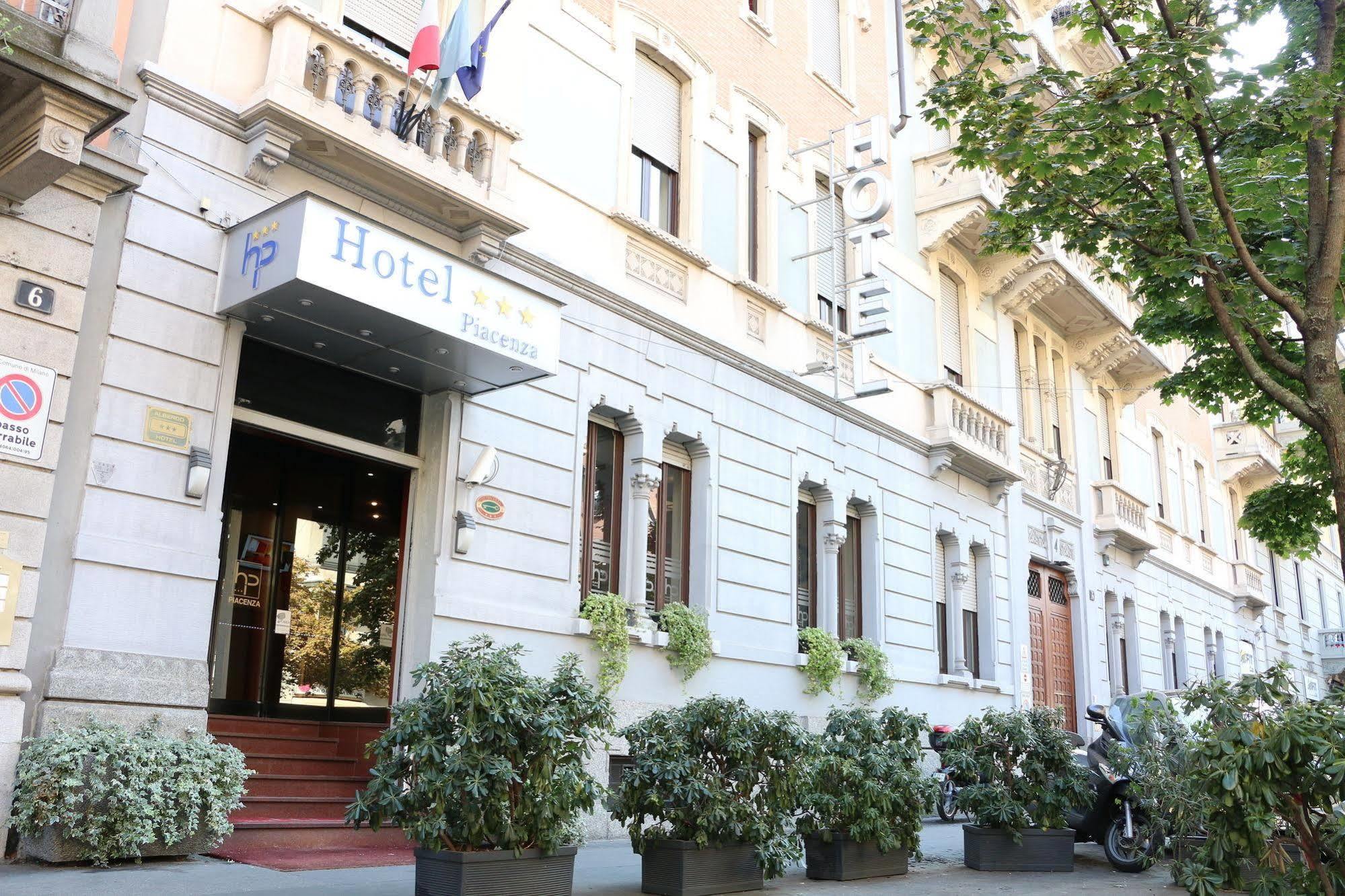 Hotel Piacenza Milaan Buitenkant foto